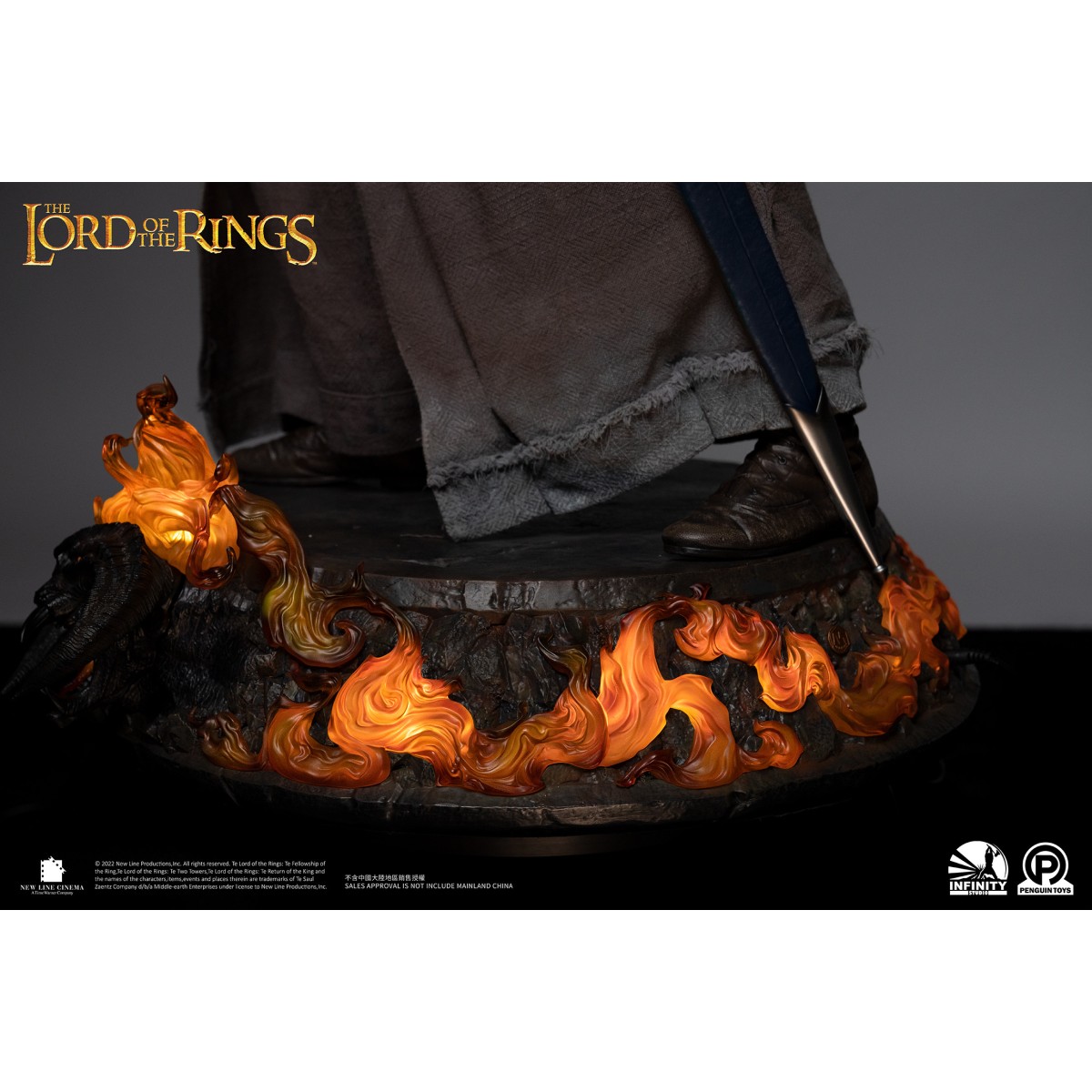 Infinity Studio X Penguin Toys - Gandalf il Grigio Ultimate Edition Half Size Statue Master Forge Series- 1/2