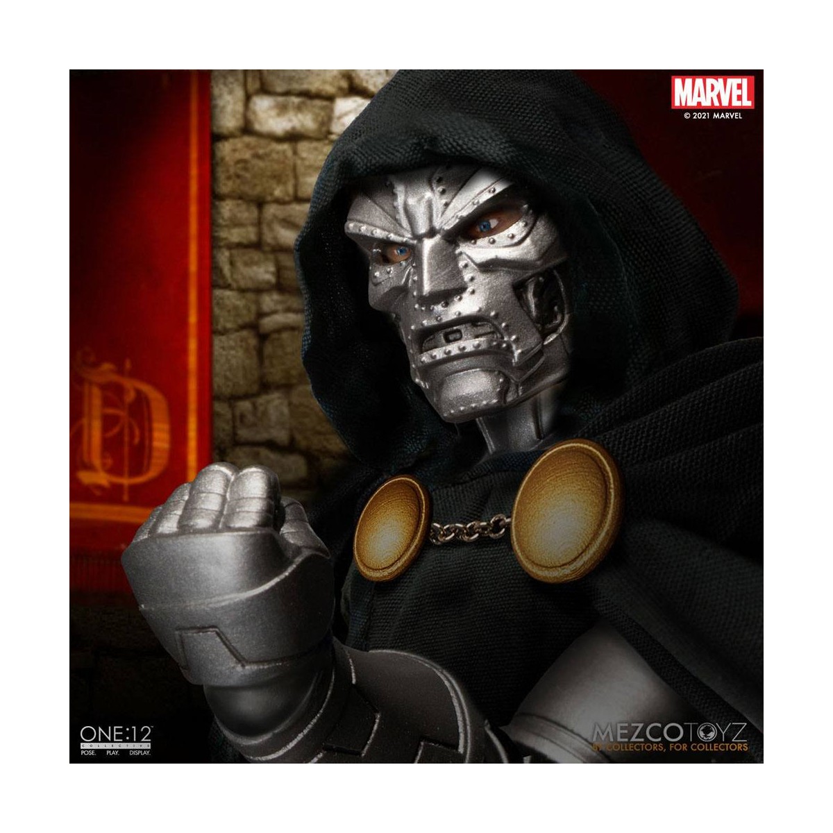 Mezco One 12 - Doctor Doom - Doctor Doom