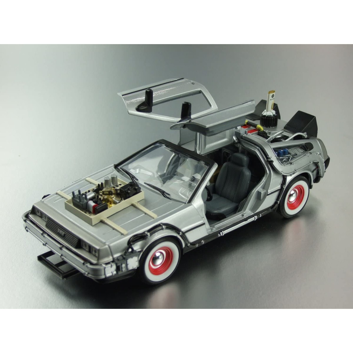 Welly - Ritorno al futuro III DeLorean 1/24 in metallo