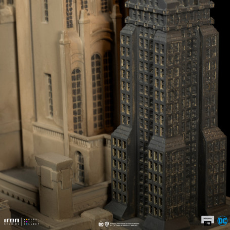 Iron Studios - Superman e Loic Lane Diorama 1/6