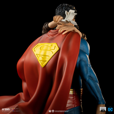 Iron Studios - Superman e Loic Lane Diorama 1/6