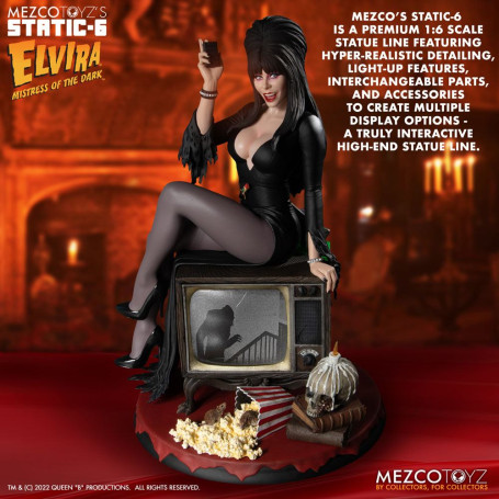 Mezco - Static 6 - Statua 1/6 di Elvira, padrona delle tenebre