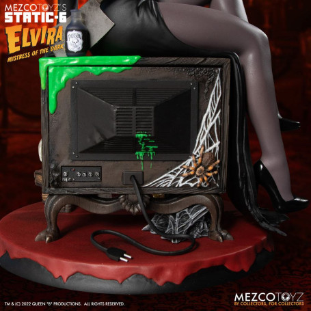 Mezco - Static 6 - Statua 1/6 di Elvira, padrona delle tenebre