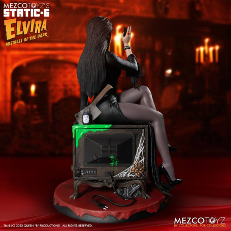 Mezco - Static 6 - Statua 1/6 di Elvira, padrona delle tenebre