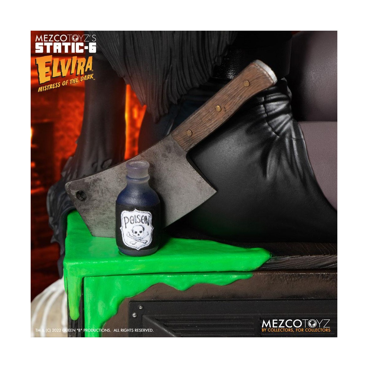 Mezco - Static 6 - Statua 1/6 di Elvira, padrona delle tenebre