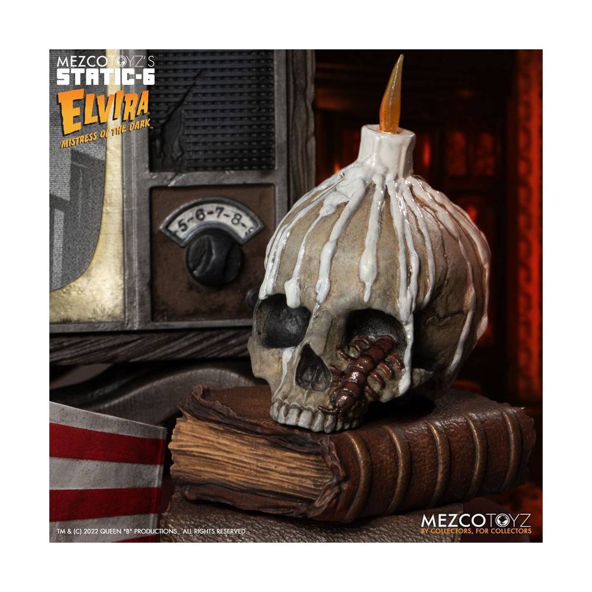 Mezco - Static 6 - Statua 1/6 di Elvira, padrona delle tenebre