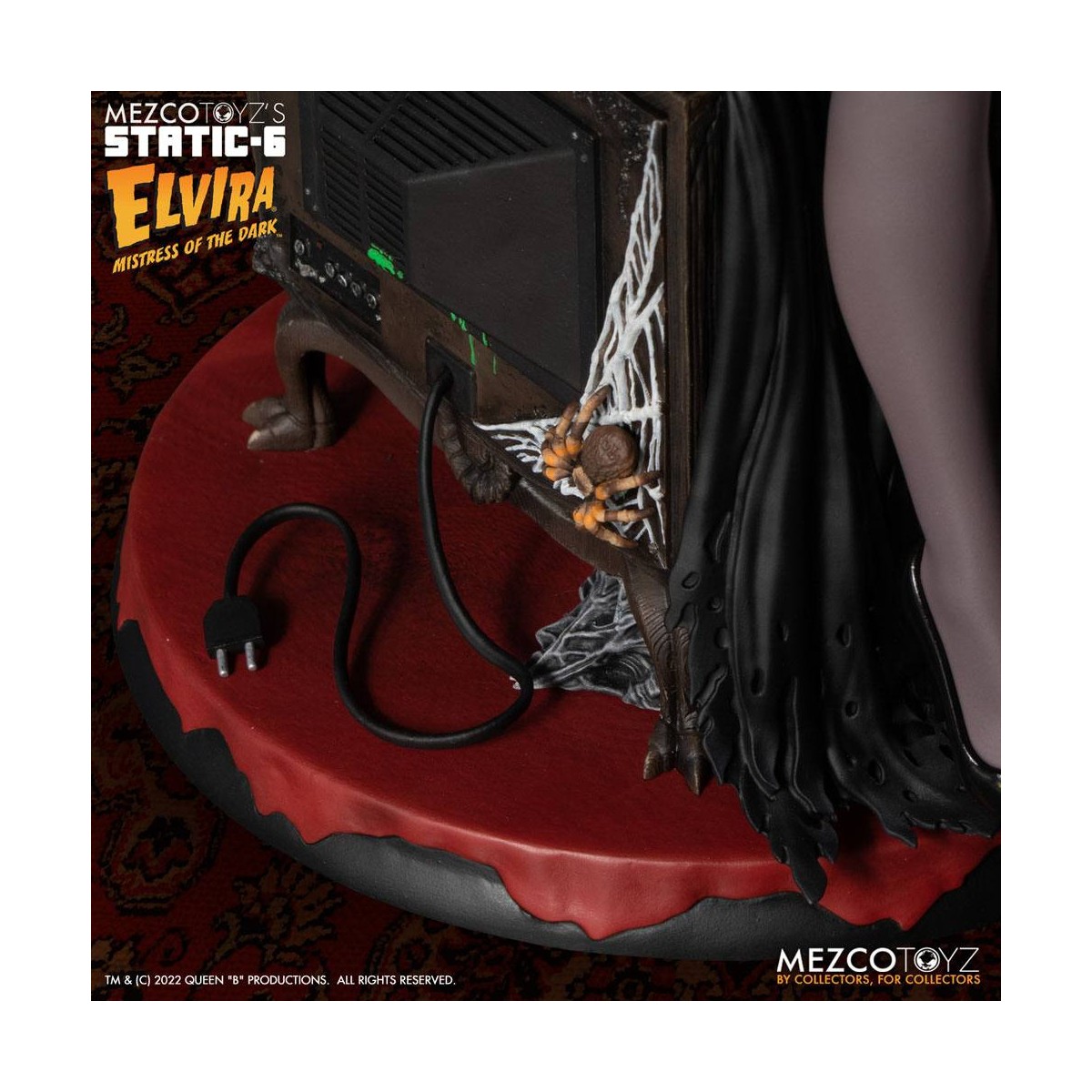 Mezco - Static 6 - Statua 1/6 di Elvira, padrona delle tenebre