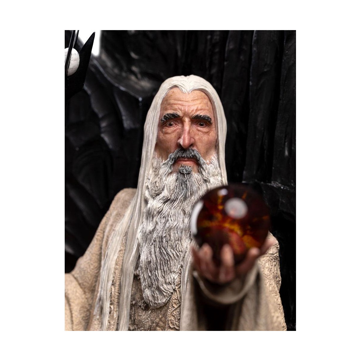 Weta - Il Signore degli Anelli - Statua di Saruman il Bianco in Trono 1/6