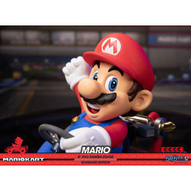 First 4 Figures - Mario Kart - Statua in PVC MARIO Edizione Standard