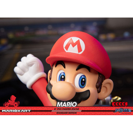 First 4 Figures - Mario Kart - Statua in PVC MARIO Edizione Standard
