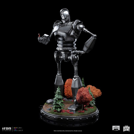Iron Studios - Mezza scala artistica 1/20 - Statuetta del Gigante di Ferro e di Hogarth Hughes