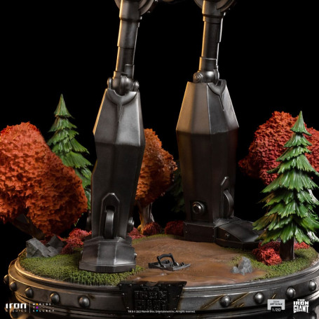Iron Studios - Mezza scala artistica 1/20 - Statuetta del Gigante di Ferro e di Hogarth Hughes