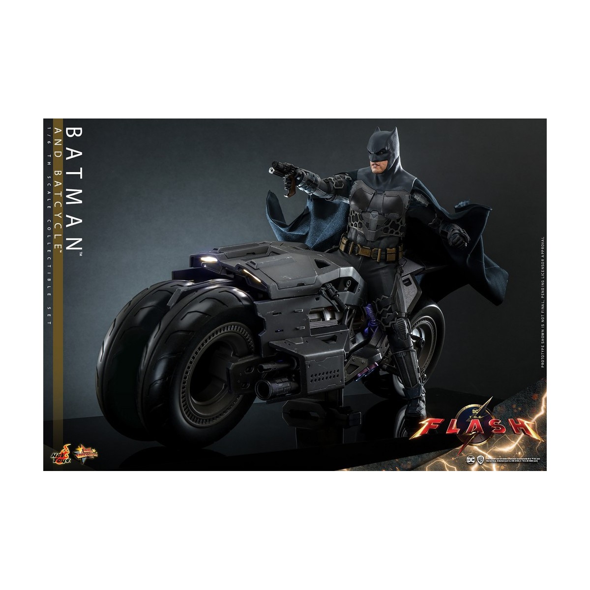 Hot Toys - DC Comics - Batman (Affleck) e Batcycle 1:6 Scala Set di Figure The Flash - Movie Masterpiece 1/6