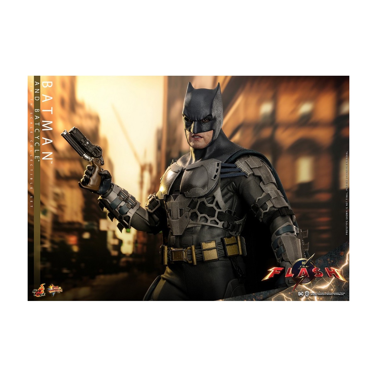Hot Toys - DC Comics - Batman (Affleck) e Batcycle 1:6 Scala Set di Figure The Flash - Movie Masterpiece 1/6