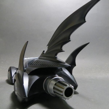 Batman Begins Hot Wheels Batmobile Tumbler 1/18